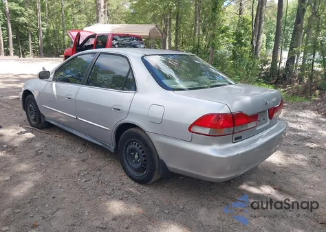 2002 Honda Accord 2.3 Lx z USA, uszkodzony, nr VIN 1HGCG56492A130101